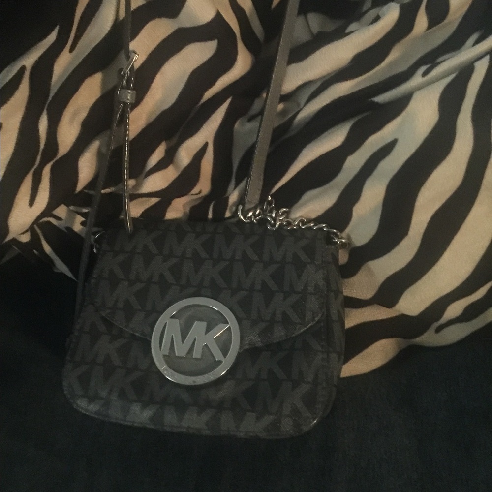 MK cross body
